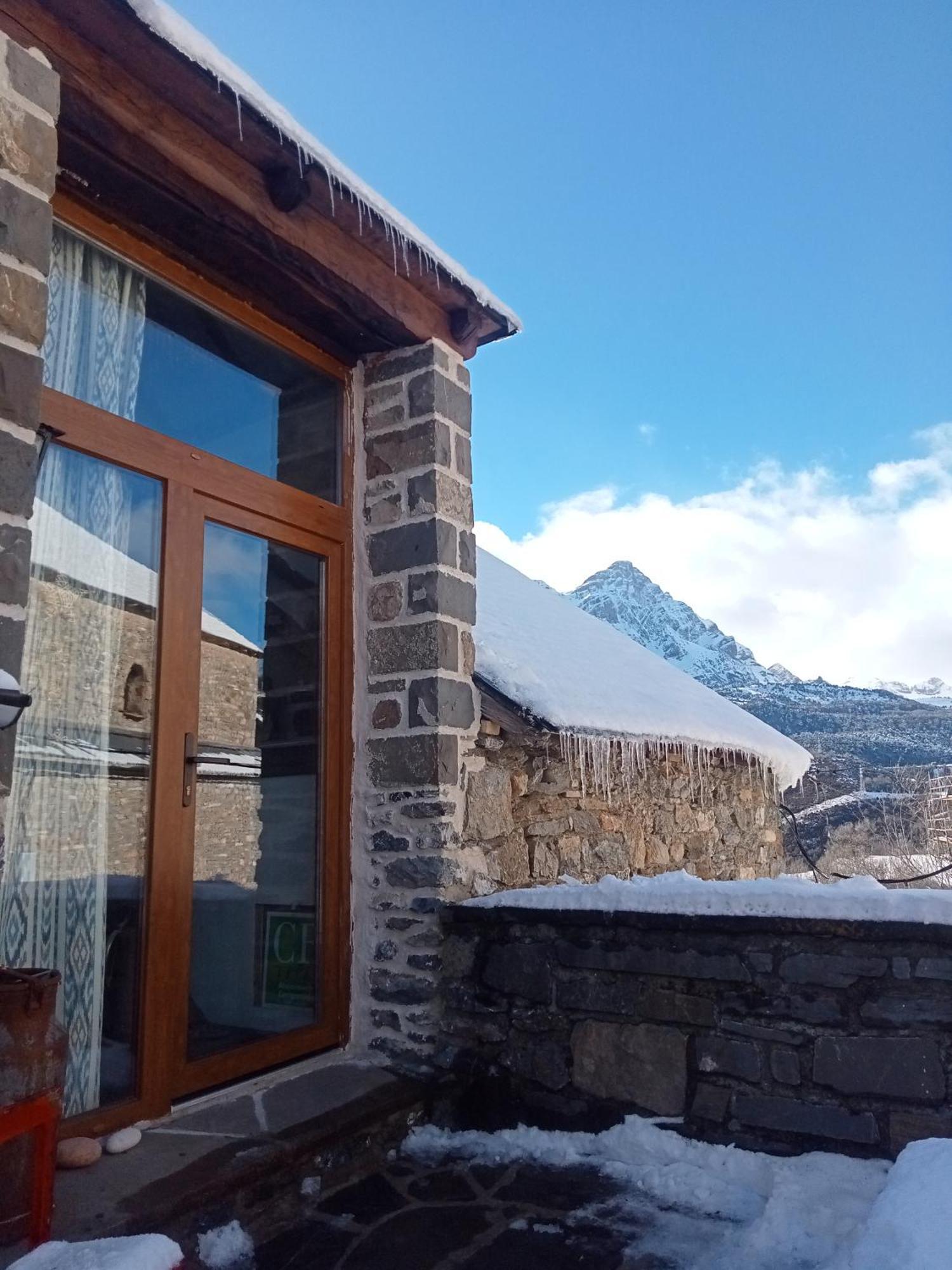 Suite En Cuadra Pajar, Casa Rural Hoz de Jaca Ngoại thất bức ảnh
